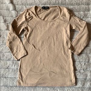 NWOT Cute 3/4 Sleeve Top